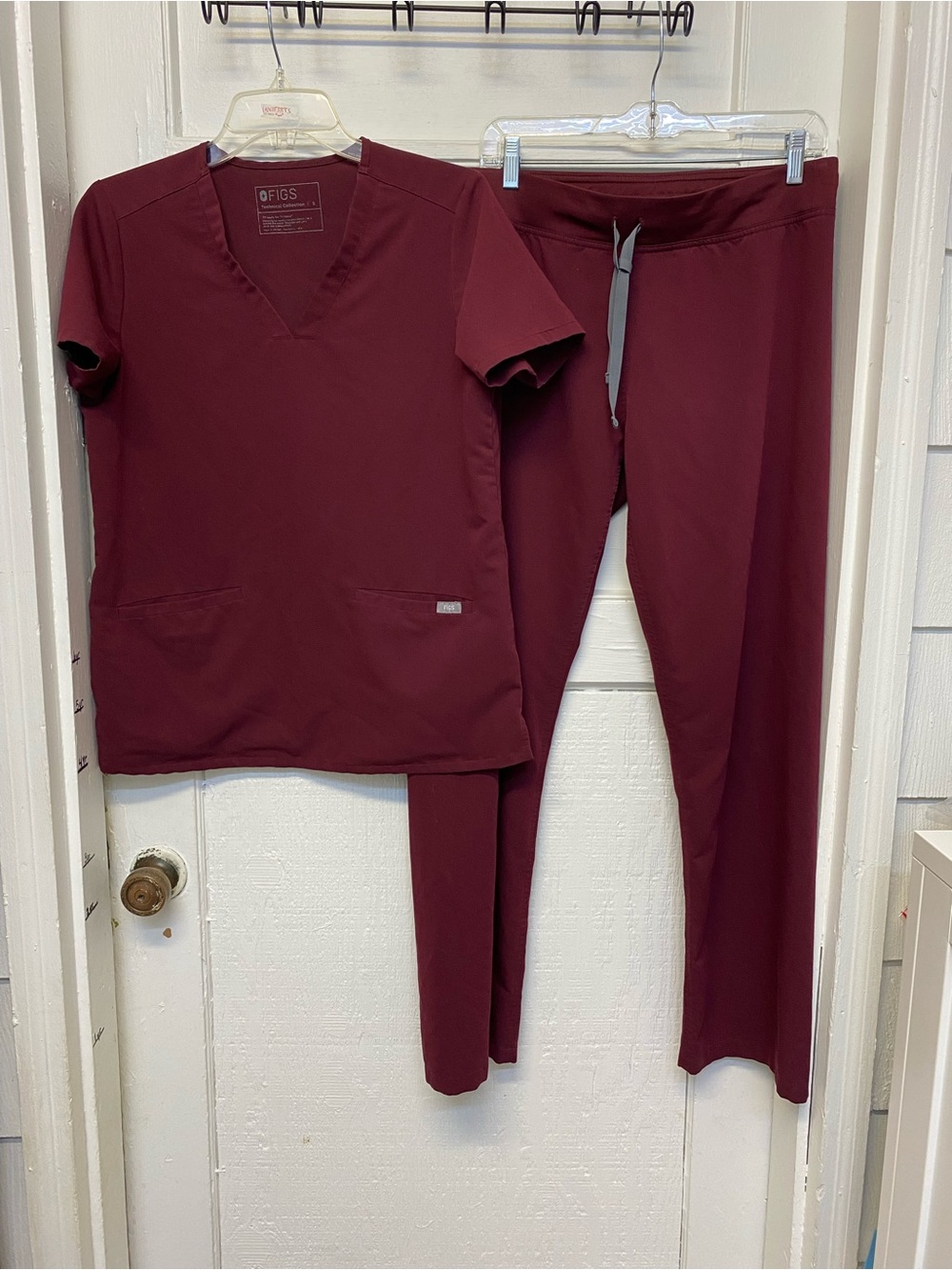 FIGS Burgundy Scrubs set women’s small top medium pant